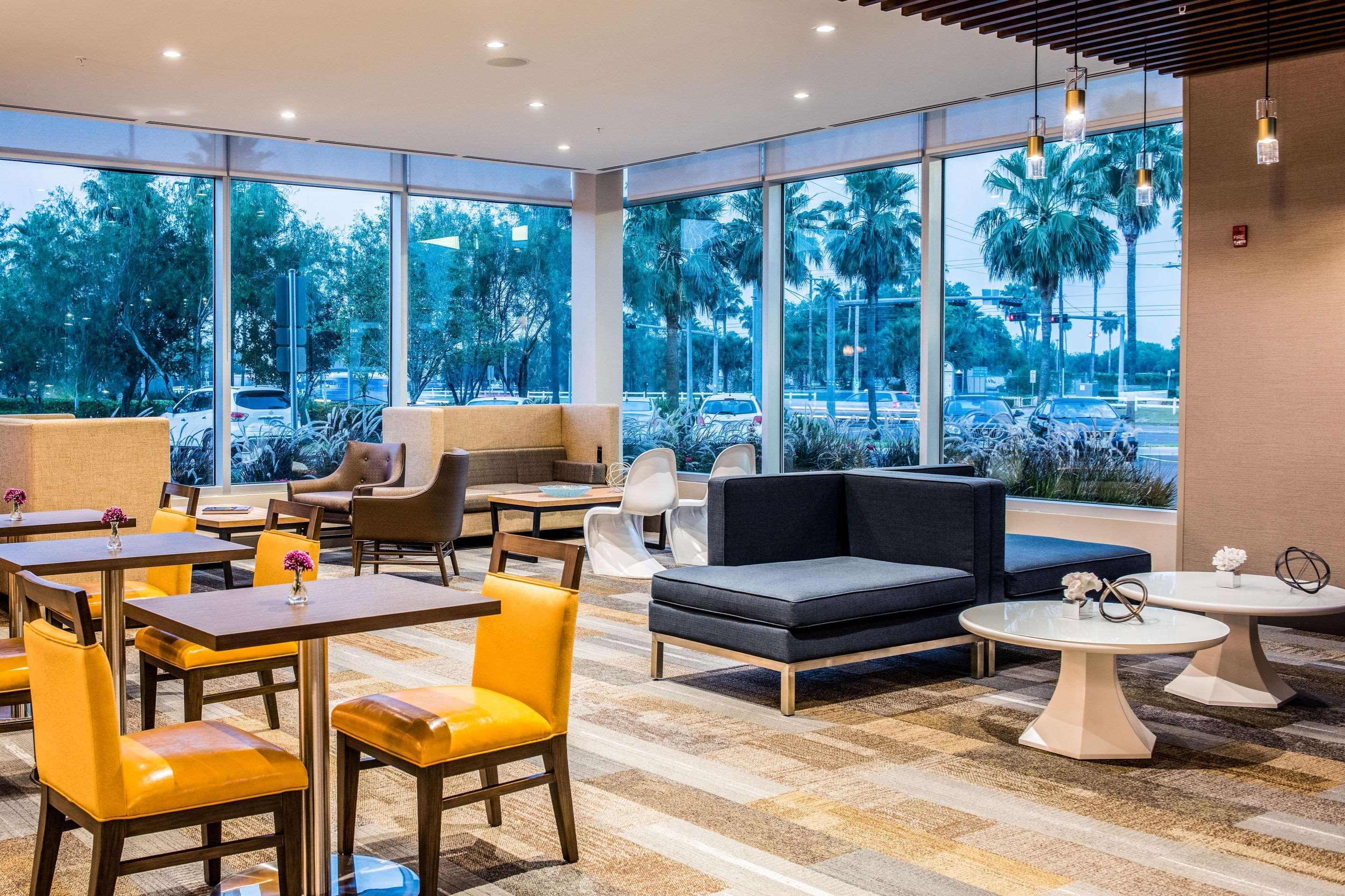Cambria Hotel McAllen Convention Center Exterior foto